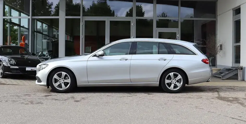 Gebraucht Mercedes E220 Avantgarde 194 PS (142 kW) 2018 Silber Limousine