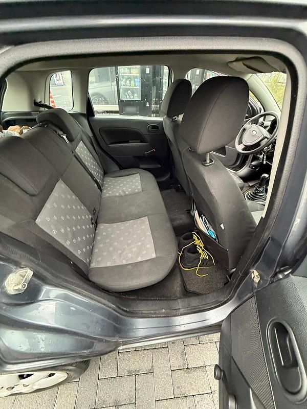 Brugt Ford Fiesta 69 HK (50 kW) 2005 Grå Hatchback