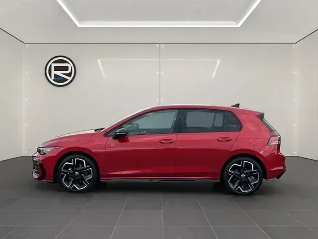 Neu VW Golf VIII R-line 150 PS (110 kW) 2026 Rot Limousine