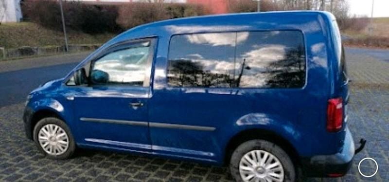 Second-hand VW Caddy 75 CP (55 kW) 2016 Albastru Monovolum