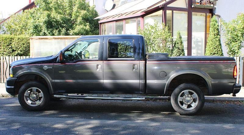 Grau Gebraucht 2004 Ford F250 Abholung | 12.500 € - Bild 1/4