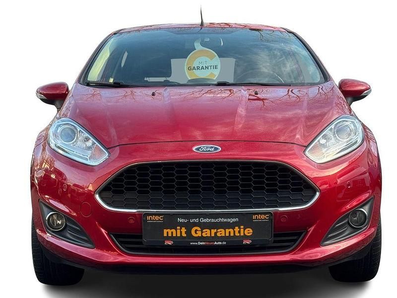 Gebraucht Ford Fiesta Celebration 80 PS (58 kW) 2017 Rot Limousine