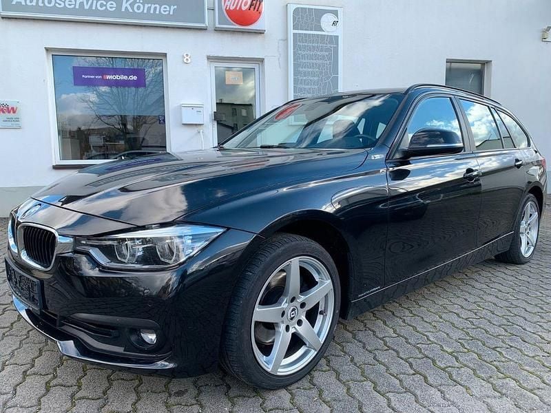 Schwarz Gebraucht 2015 BMW 320 Advantage Kombi | 10.950 € (Guter Preis) - Bild 1/4
