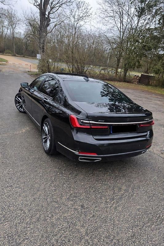 Gebraucht BMW 740 340 PS (250 kW) 2020 Schwarz Limousine