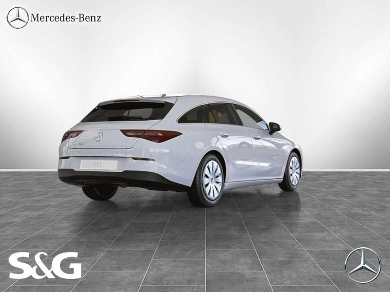 Gebraucht Mercedes CLA180 116 PS (85 kW) 2023 Unilack polarweiß Limousine