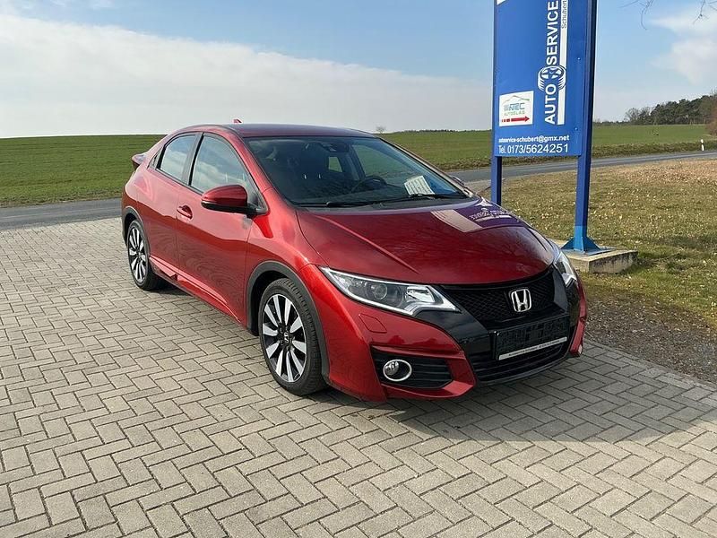 Gebraucht Honda Civic Elegance 141 PS (103 kW) 2015 Rot Limousine