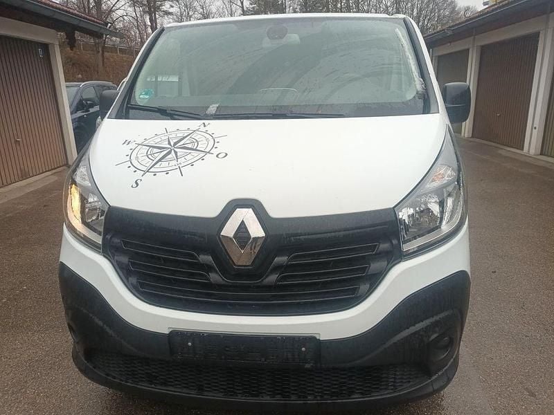 Gebraucht Renault Trafic Komfort 145 PS (106 kW) 2017 Weiß Van / Kleinbus
