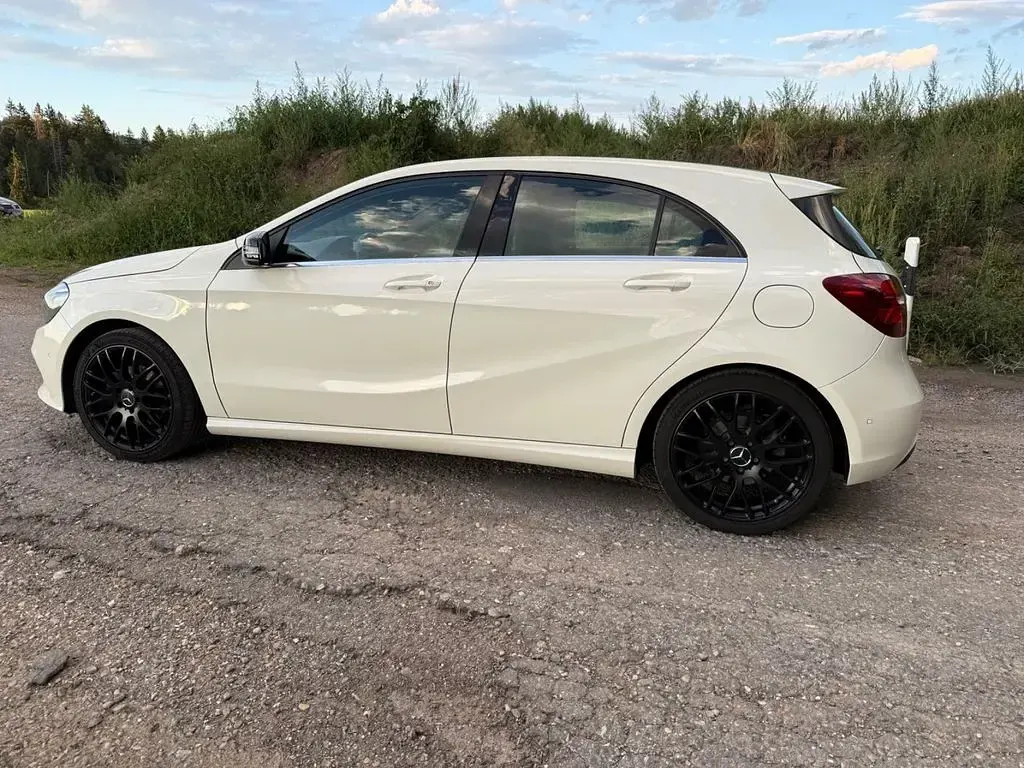 Gebraucht Mercedes A200 136 PS (100 kW) 2018 Weiß Limousine