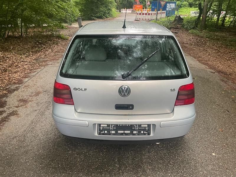 Gebraucht VW Golf IV 115 PS (84 kW) 2000 Silber Kleinwagen