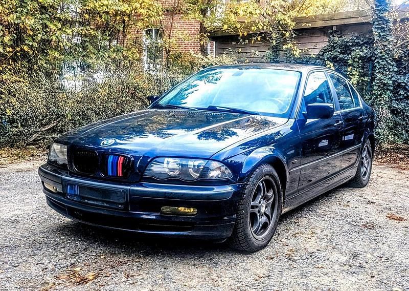 Blau Gebraucht 1998 BMW 328 Limousine | 3.500 € (Superpreis) - Bild 1/4