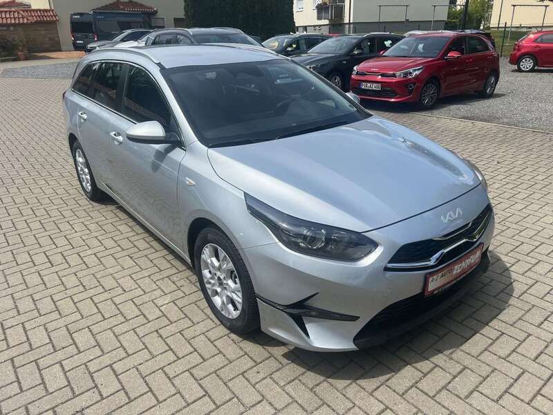 Silber Gebraucht 2024 Kia Ceed Sportswagon Kombi | 25.990 € (Guter Preis) - Bild 1/4