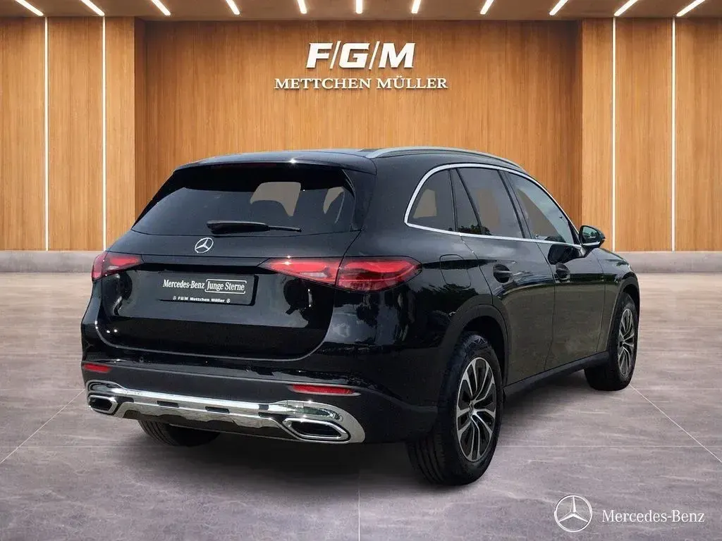 Gebraucht Mercedes GLC200 Advanced Plus 204 PS (150 kW) 2025 Lack obsidianschwarz SUV