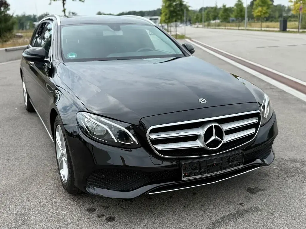 Gebraucht Mercedes E220 194 PS (142 kW) 2017 Schwarz Kombi