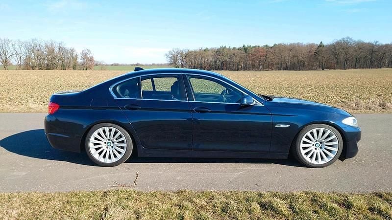 Gebraucht BMW 523 204 PS (150 kW) 2010 Blau Limousine