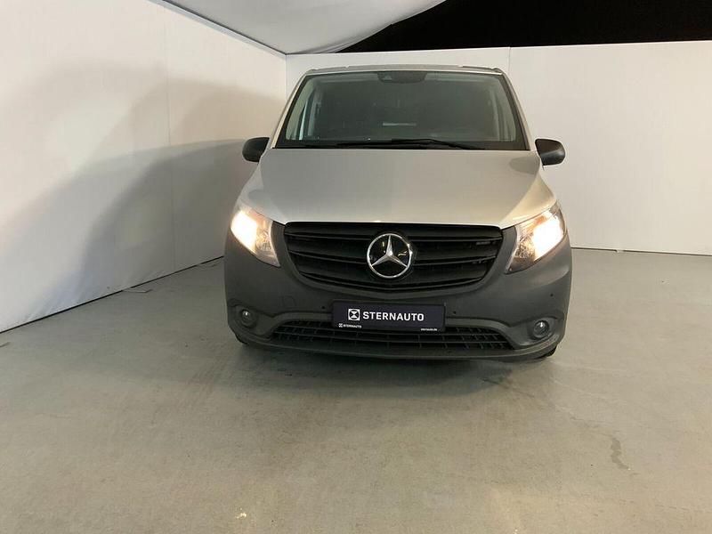 Gebraucht Mercedes Vito 136 PS (100 kW) 2021 Brillantsilber metallic Van
