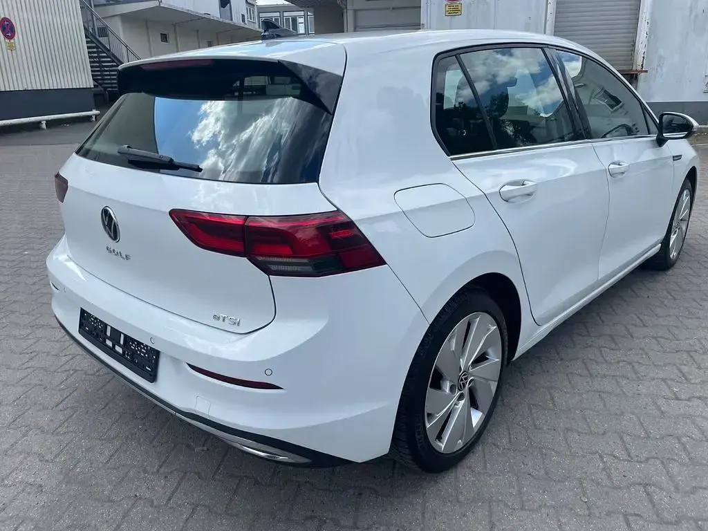 Gebraucht VW Golf VII Style 150 PS (110 kW) 2021 Weiß Kleinwagen