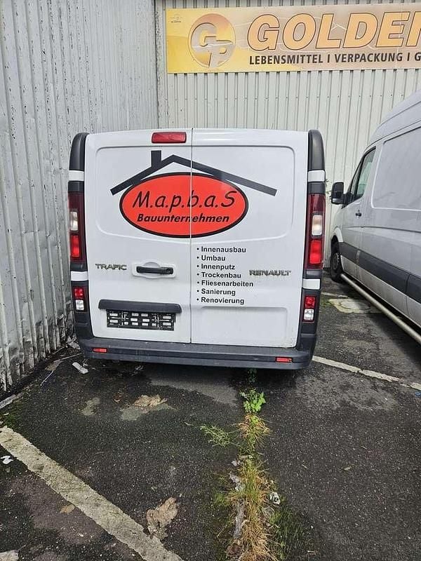 Gebraucht Renault Trafic Basis 90 PS (66 kW) 2015 Weiß Van / Kleinbus