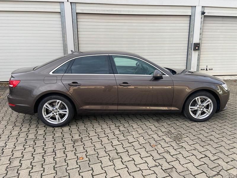Gebraucht Audi A4 190 PS (139 kW) 2015 Andere farben Limousine