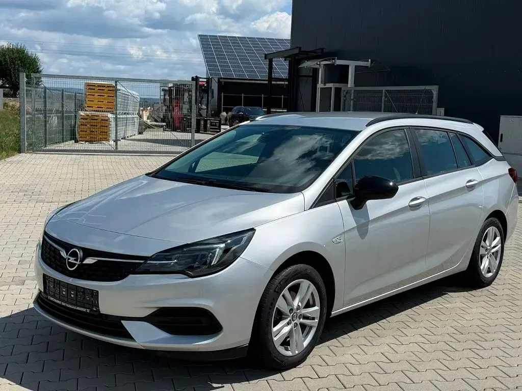 Gebraucht Opel Astra Edition 131 PS (96 kW) 2021 Silber Kombi