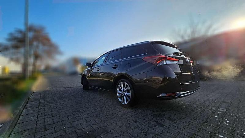 Schwarz Gebraucht 2015 Toyota Auris Executive Kombi | 9.300 € (Fairer Preis) - Bild 1/4