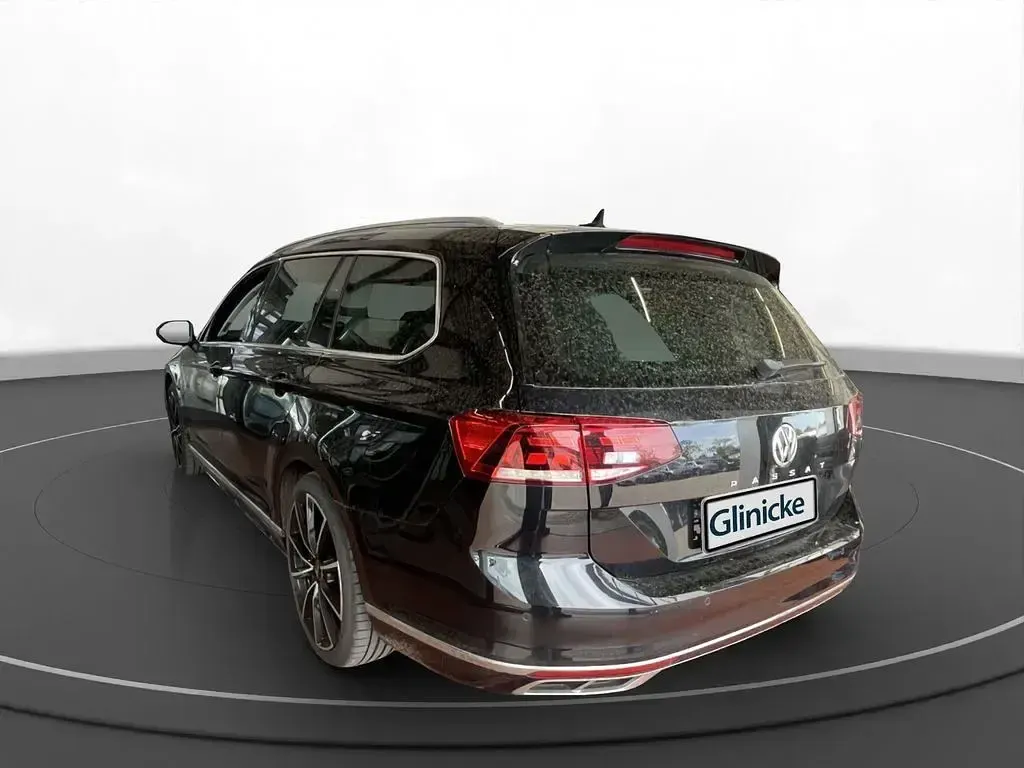 Gebraucht VW Passat Elegance 190 PS (139 kW) 2020 Deep black perleffekt Kombi