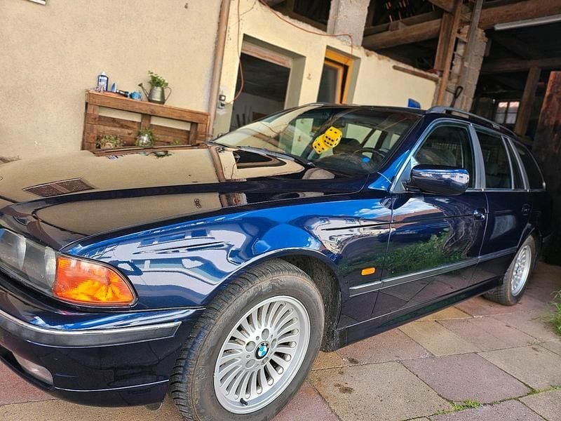 Blau Gebraucht 2000 BMW 523 Kombi | 1.800 € (Fairer Preis) - Bild 1/2