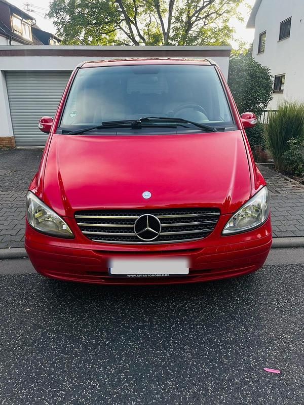 Rot Gebraucht 2004 Mercedes Viano Van / Kleinbus | 4.750 € - Bild 1/4