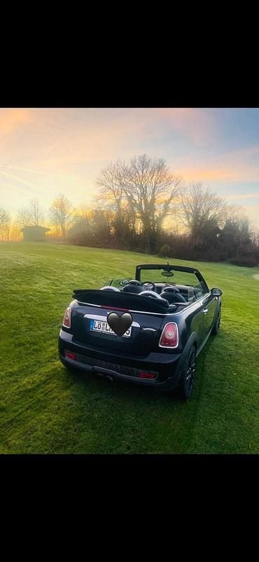 Schwarz Gebraucht 2010 Mini John Cooper Works Cabriolet Cabrio | 9.350 € (Teuer) - Bild 1/4