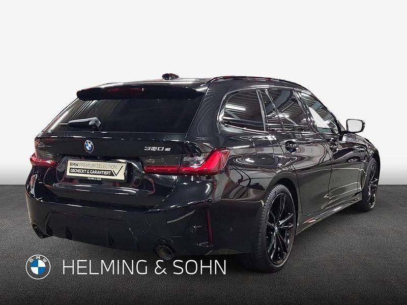 Gebraucht BMW 320e Shadowline 163 PS (119 kW) 2022 Schwarz Kombi