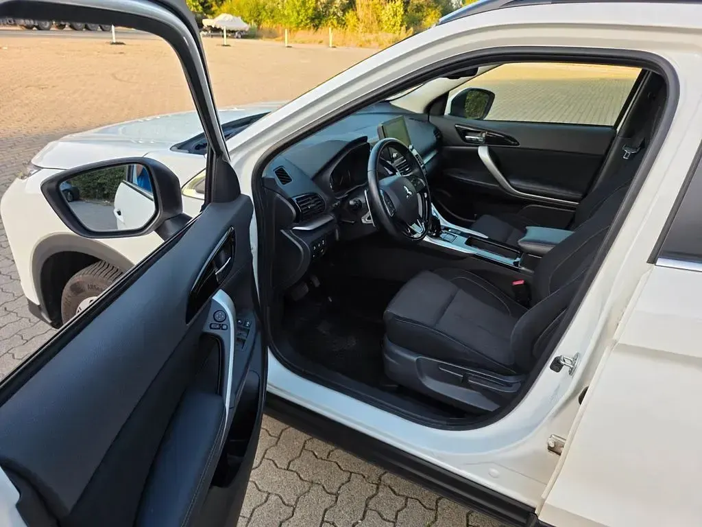 Gebraucht Mitsubishi Eclipse Cross Basis 188 PS (138 kW) 2022 Weiß SUV