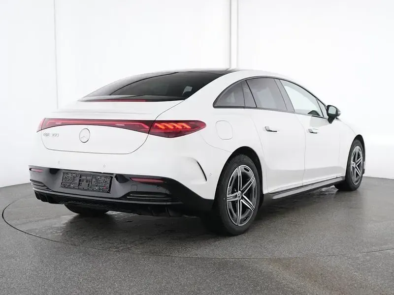 Gebraucht Mercedes EQE300 AMG 180 kW (245 PS) 2025 Weiß Limousine
