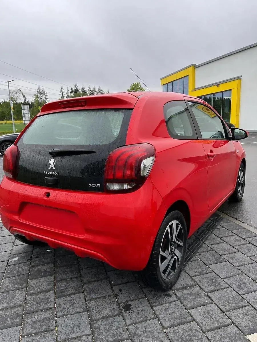 Gebraucht Peugeot 108 Active 69 PS (50 kW) 2014 Rot Kleinwagen