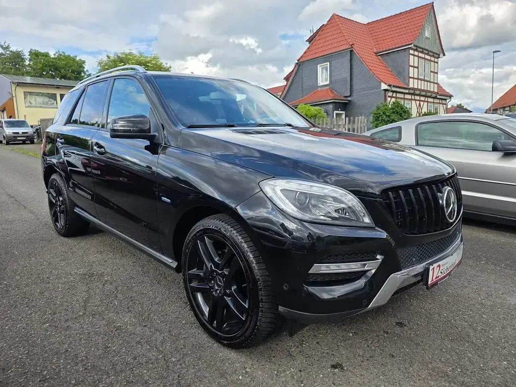 Gebraucht Mercedes ML350 258 PS (189 kW) 2012 Schwarz SUV