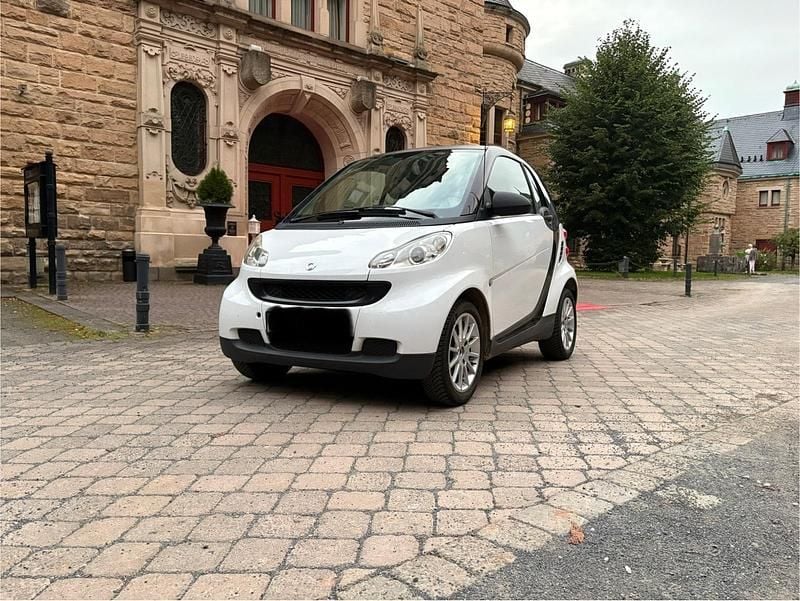 Weiß Gebraucht 2009 Smart ForTwo Coupé Kleinwagen | 1.850 € (Guter Preis) - Bild 1/4