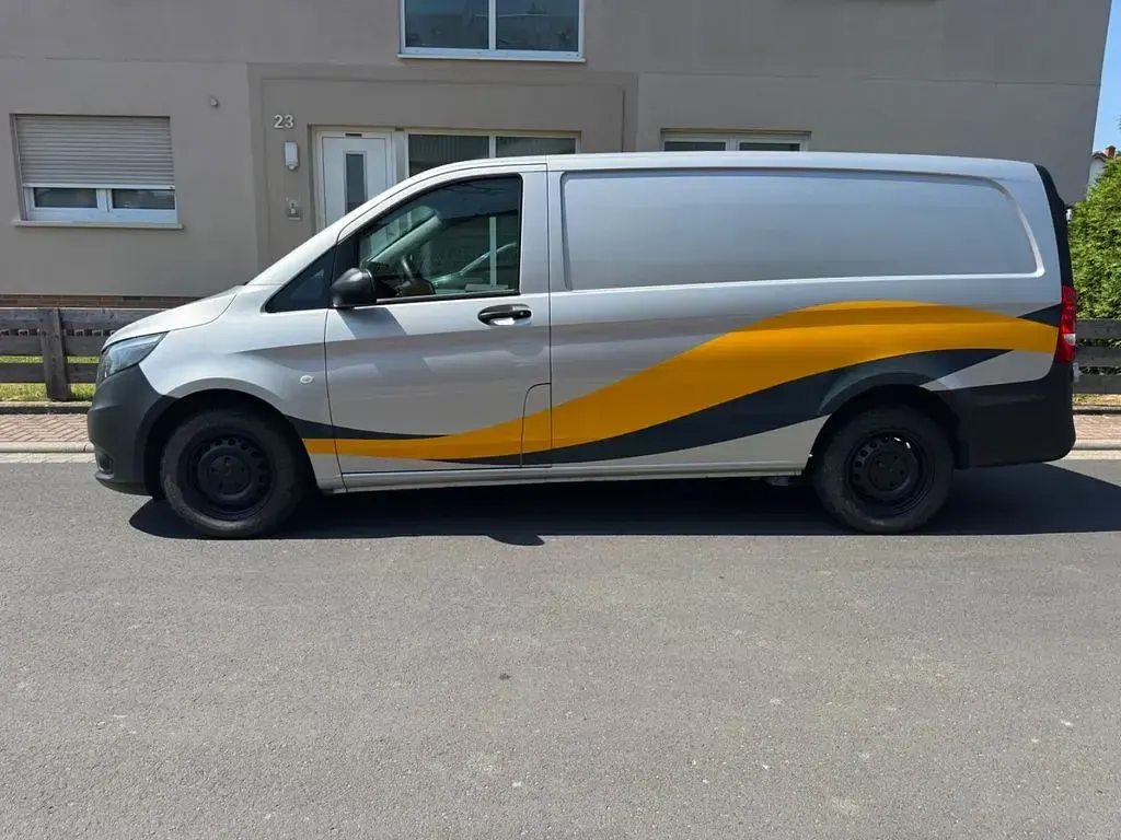 Gebraucht Mercedes Vito 102 PS (75 kW) 2020 Silber Van