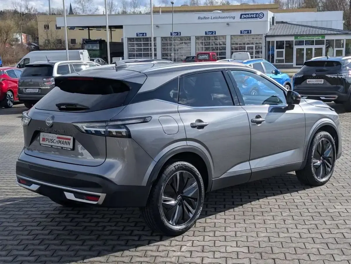 Gebraucht Nissan Qashqai Tekna 158 PS (116 kW) 2025 Grau metallic SUV