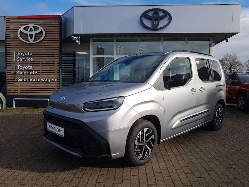 Shimmringsilver Neu 2025 Toyota Proace Verso City Kombi | 38.550 € (Etwas zu teuer) - Bild 1/4