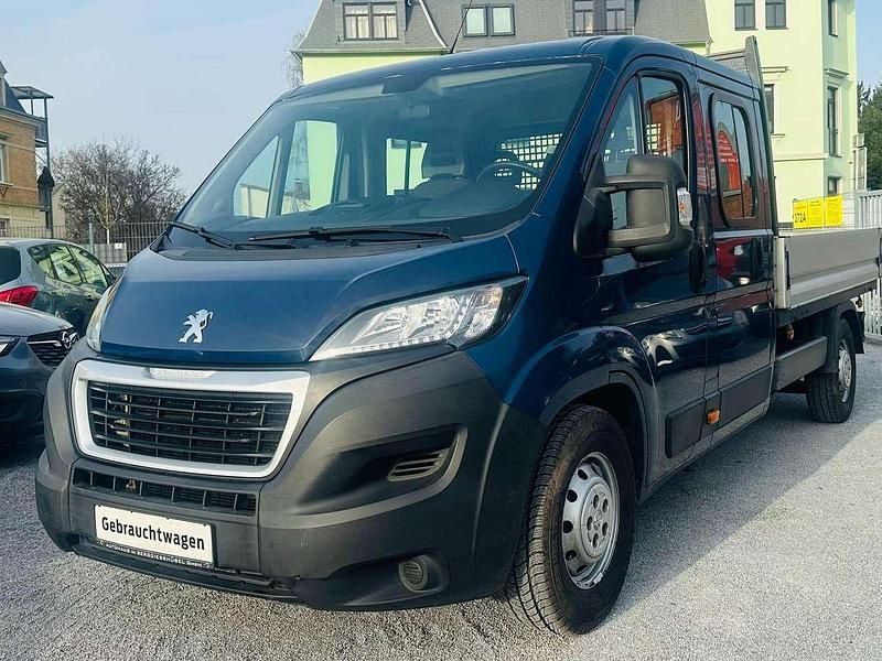 Gebraucht Peugeot Boxer 163 PS (119 kW) 2018 Farbe blau imperial/deckende Van