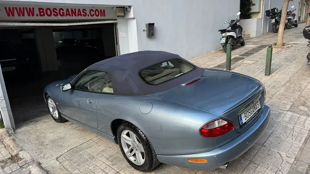 Gebraucht Jaguar XKR 298 PS (219 kW) 2004 Blau Cabrio