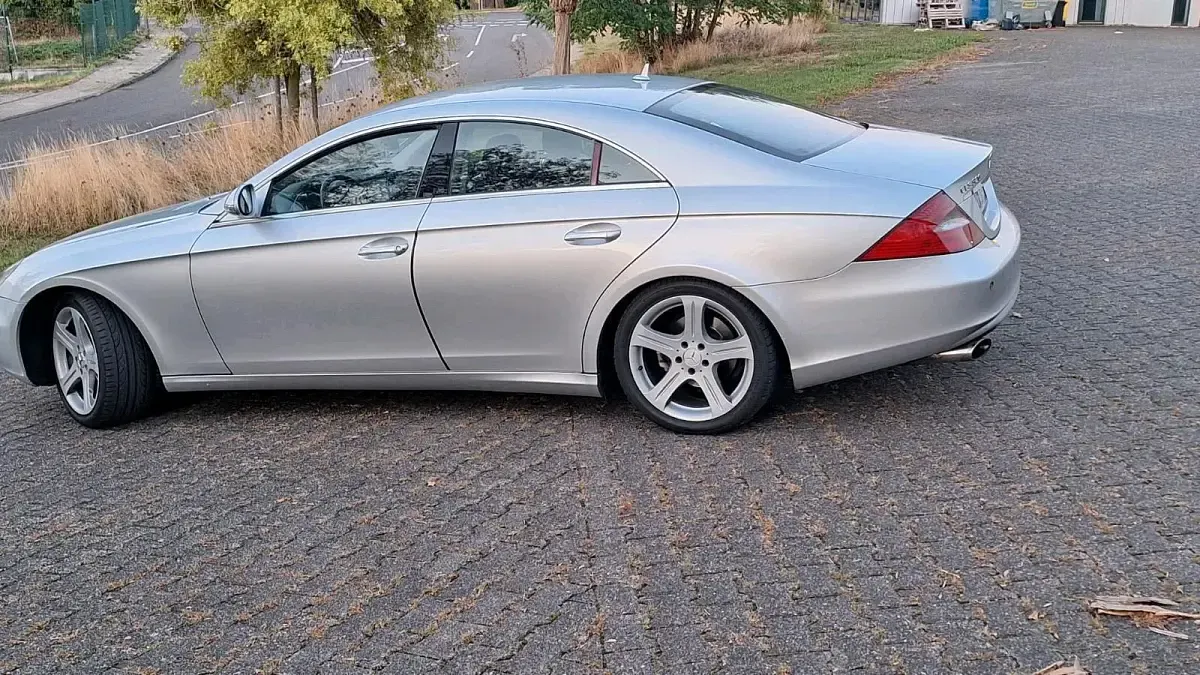 Gebraucht Mercedes CLS320 224 PS (164 kW) 2006 Silber Coupé