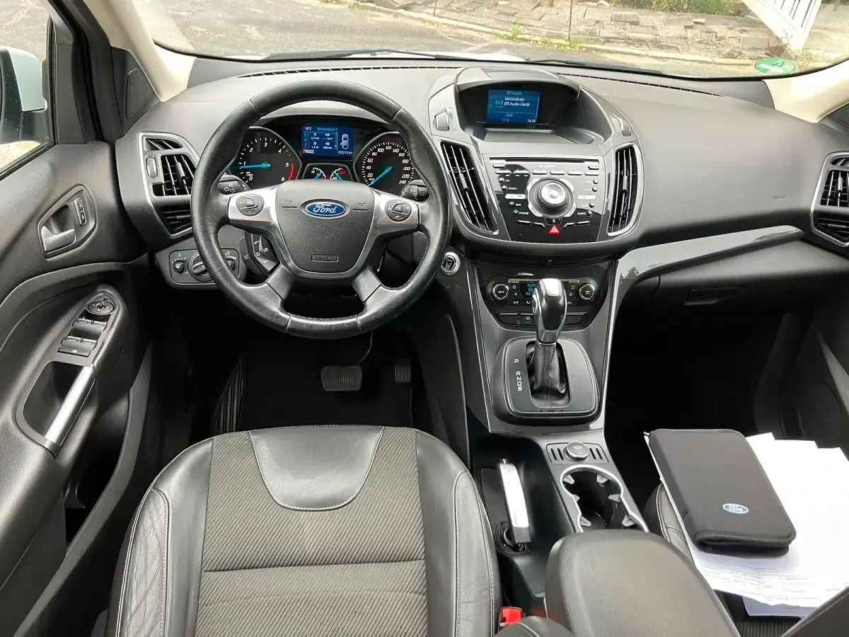 Gebraucht Ford Kuga Titanium 150 PS (110 kW) 2015 Weiß SUV