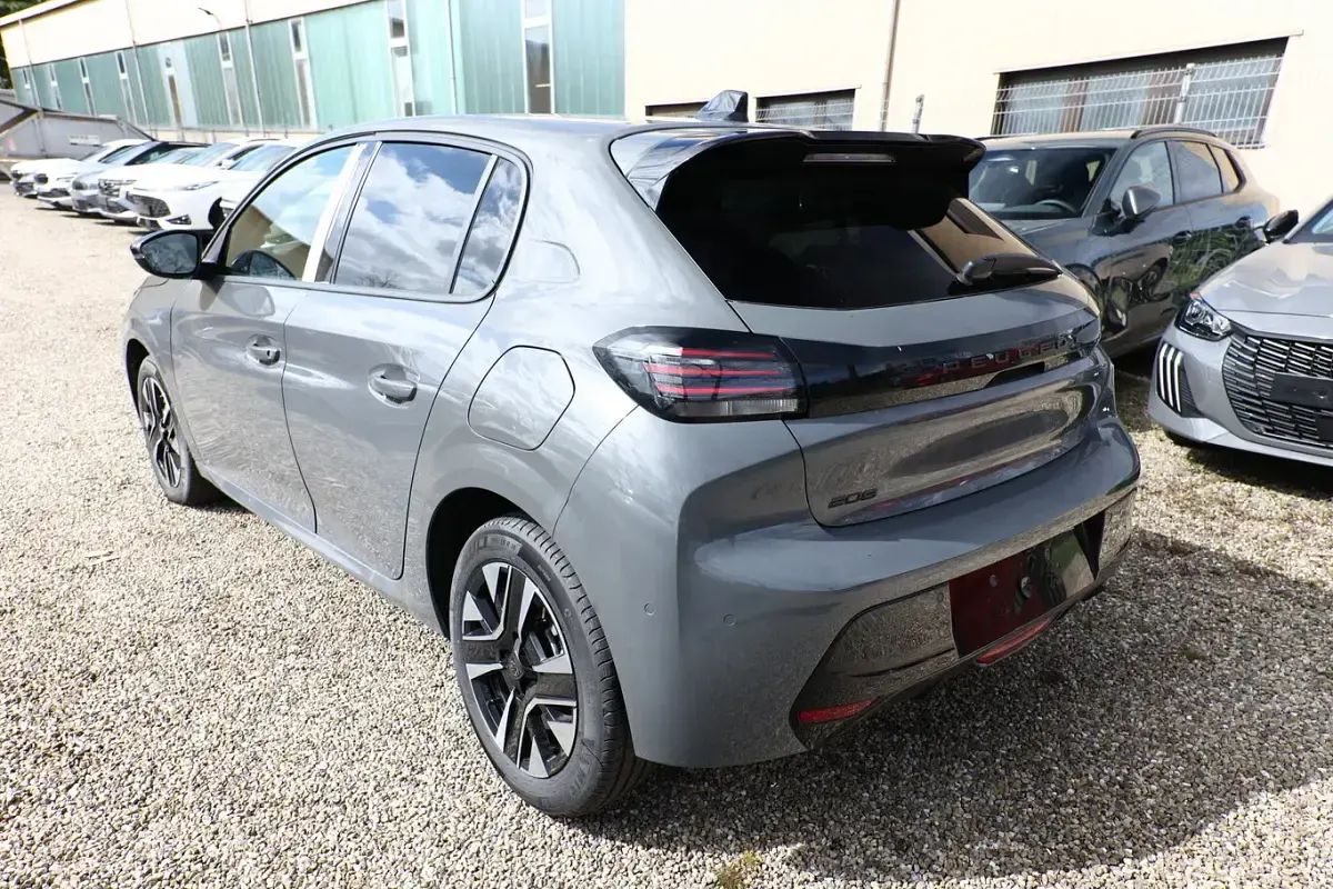 Neu Peugeot 208 Allure 100 PS (73 kW) 2025 Grau Kleinwagen
