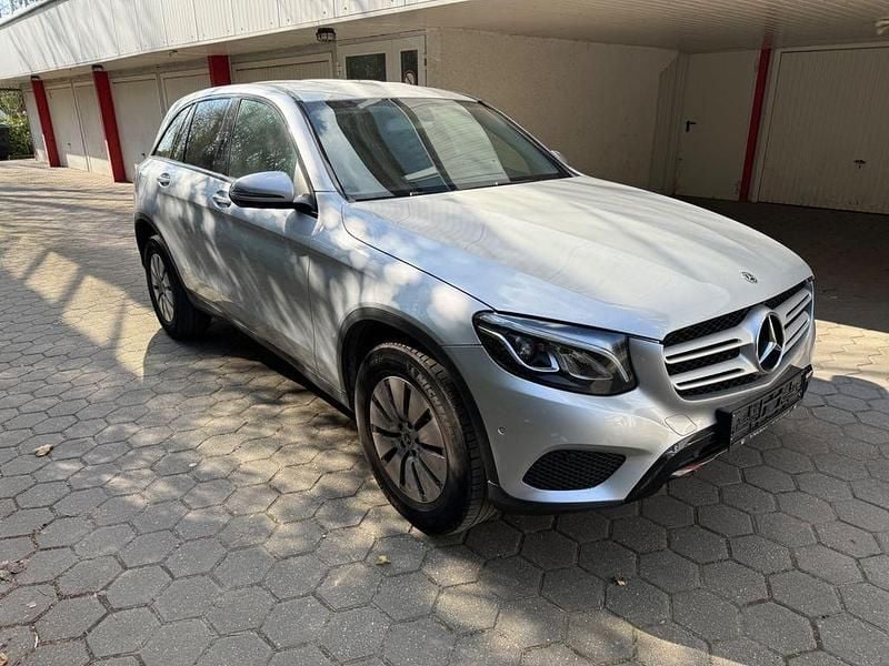 Gebraucht Mercedes GLC220 170 PS (125 kW) 2019 Silber SUV