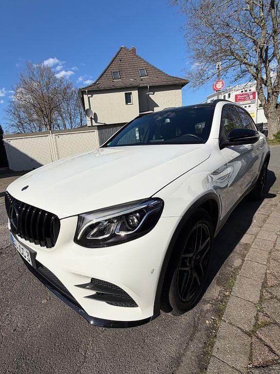 Gebraucht Mercedes GLC250 211 PS (155 kW) 2019 Weiß SUV