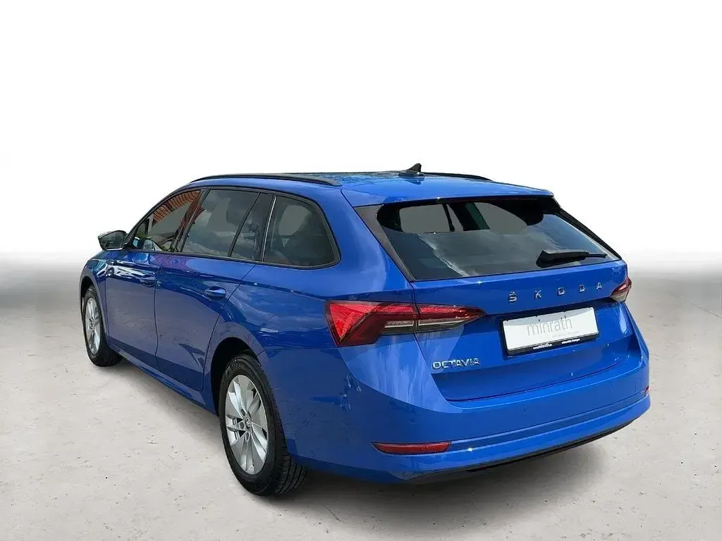 Gebraucht Skoda Octavia Ambition 150 PS (110 kW) 2023 Blau Kombi