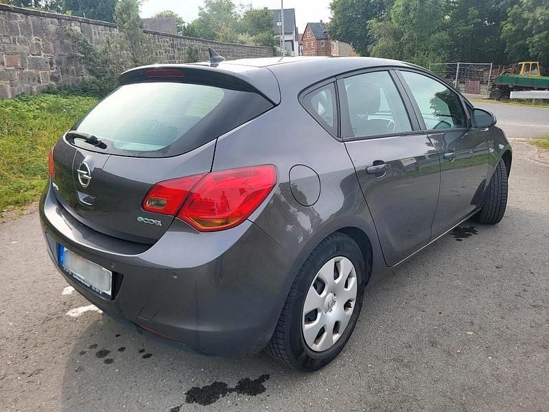 Gebraucht Opel Astra 100 PS (73 kW) 2010 Grau Kleinwagen