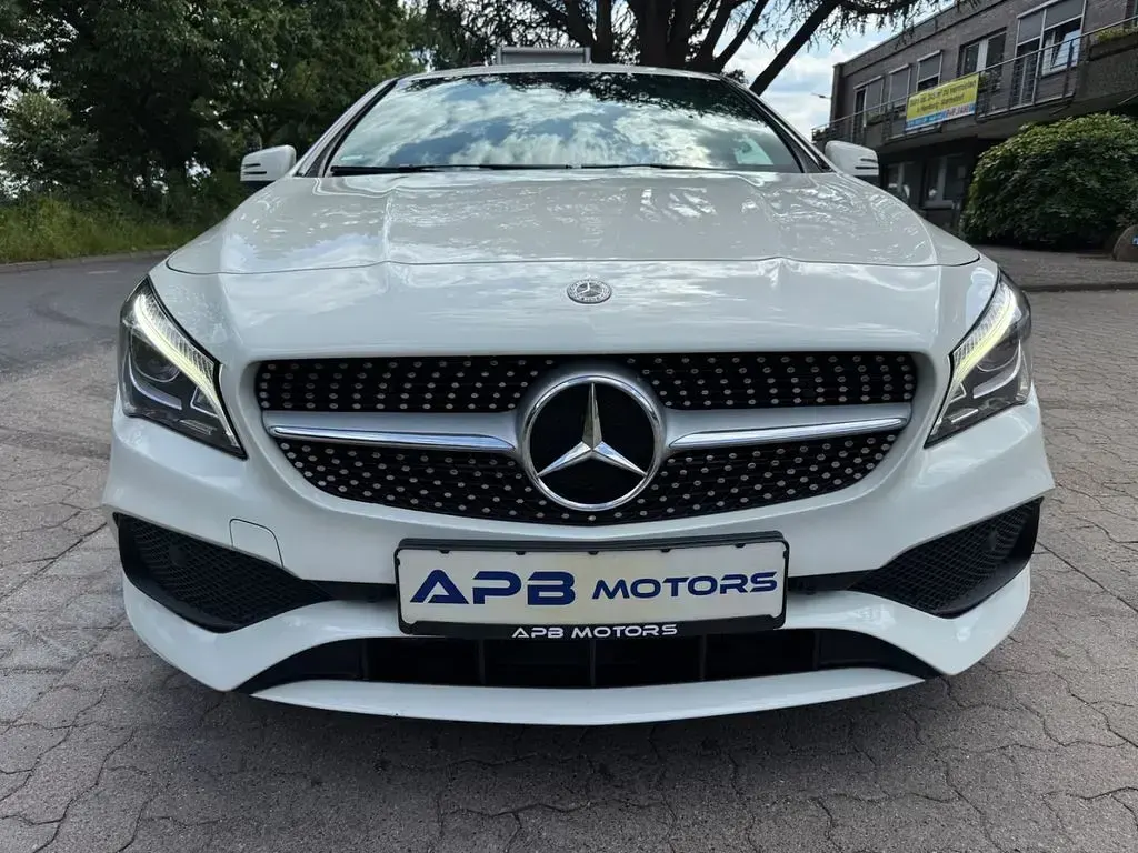 Gebraucht Mercedes CLA200 AMG line 136 PS (100 kW) 2017 Weiß Coupé