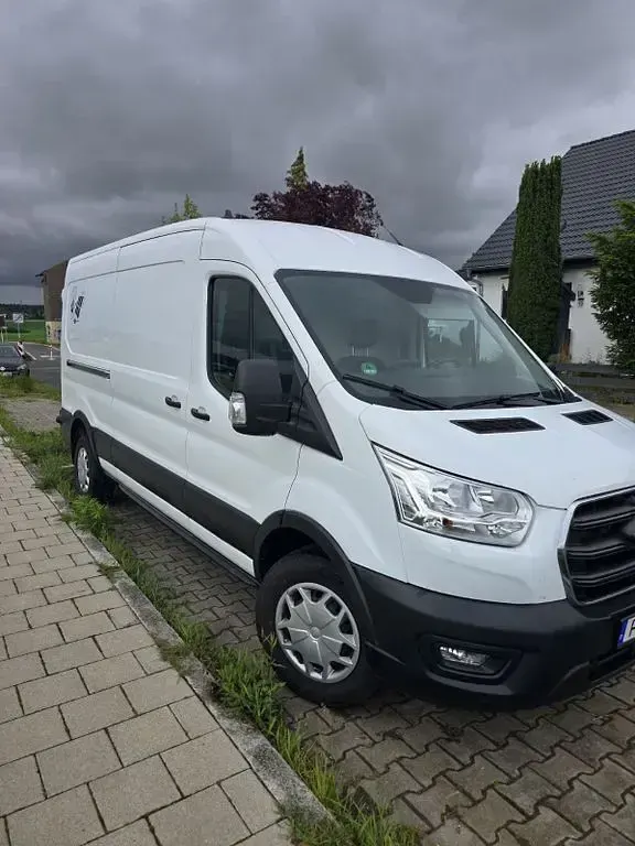 Gebraucht Ford Transit 131 PS (96 kW) 2021 Weiß Van / Kleinbus