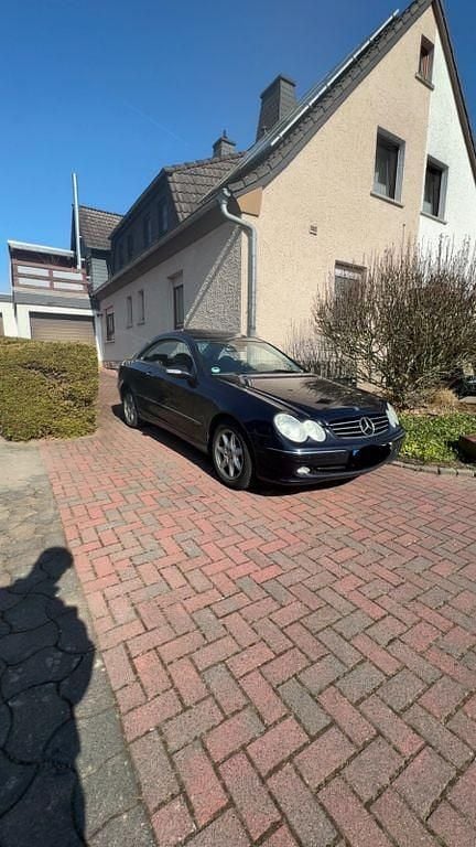 Blau Gebraucht 2005 Mercedes CLK200 Avantgarde Coupé | 5.500 € (Guter Preis) - Bild 1/4