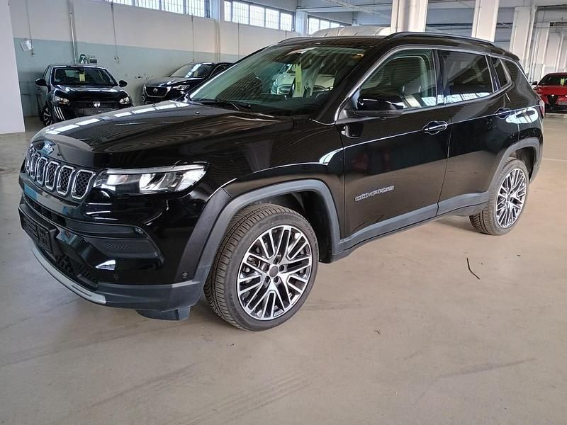 Black clear coat Gebraucht 2024 Jeep Compass Limited SUV | 23.445 € (Superpreis) - Bild 1/4